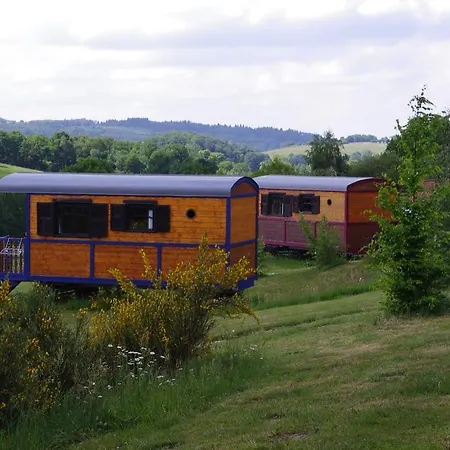 Gospodarstwo wiejskie Les Roulottes Et Du Livradois *